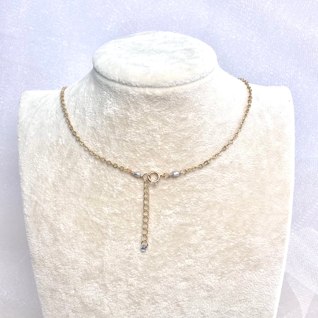 Light gray pearl Necklace