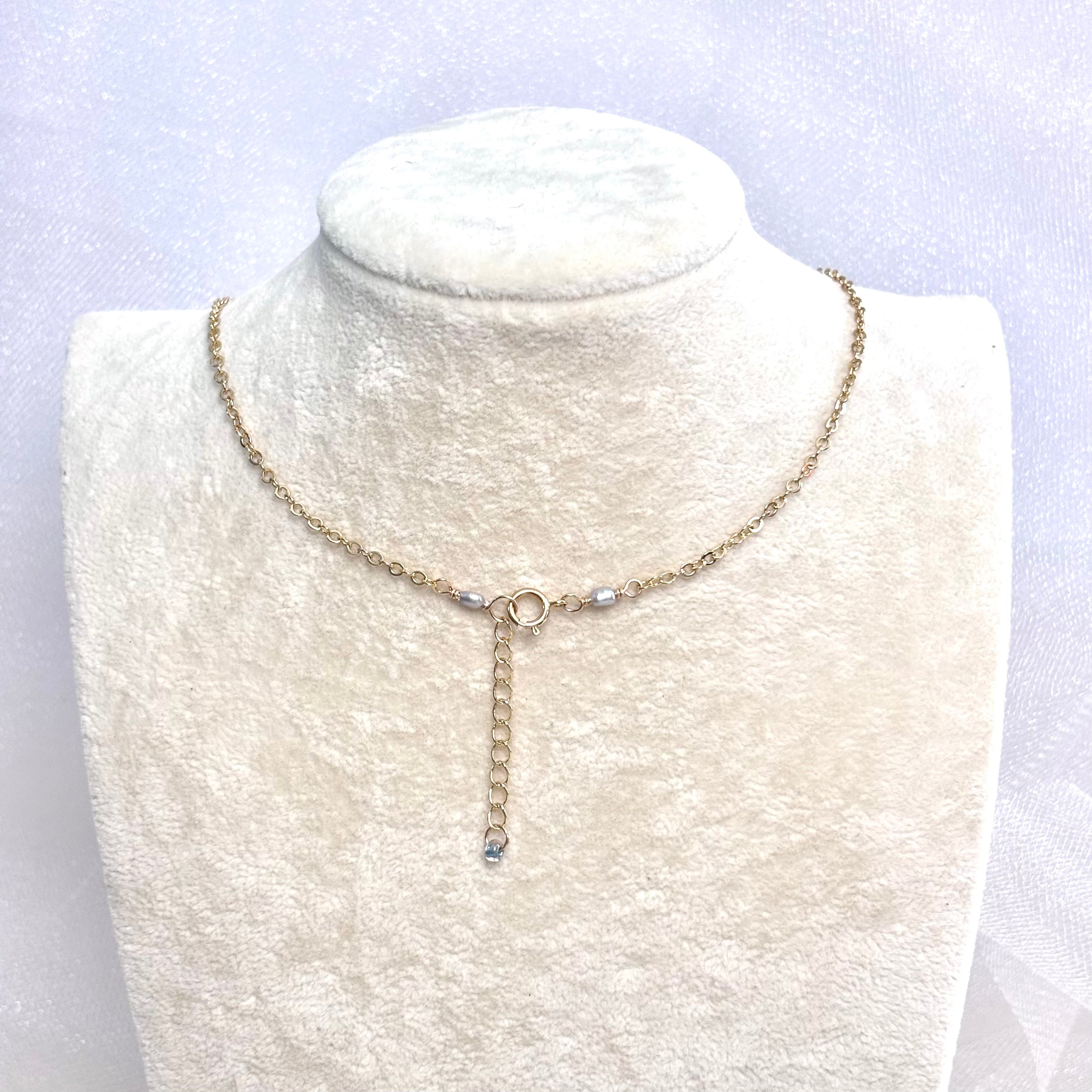 Light gray pearl Necklace