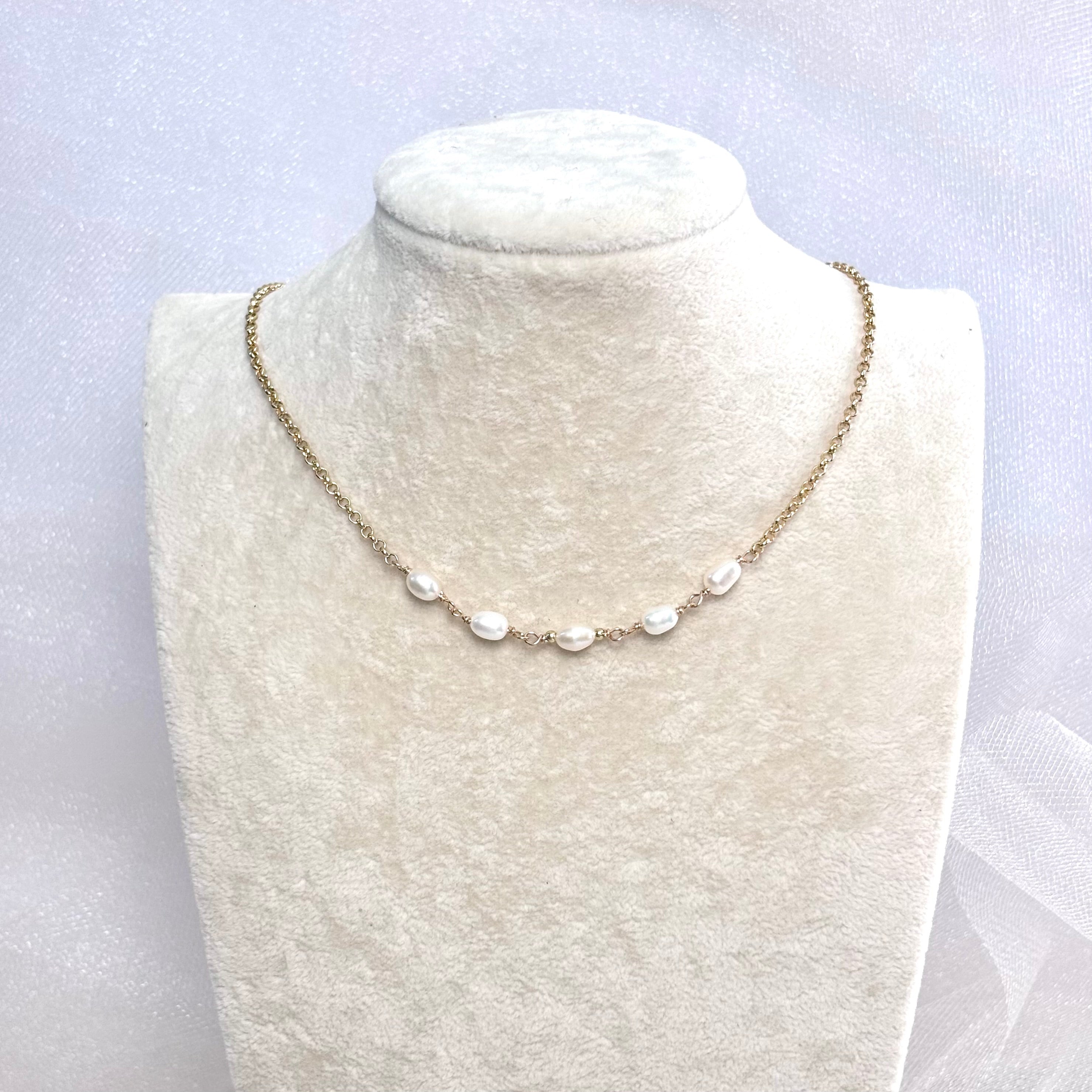 White pearl Necklace