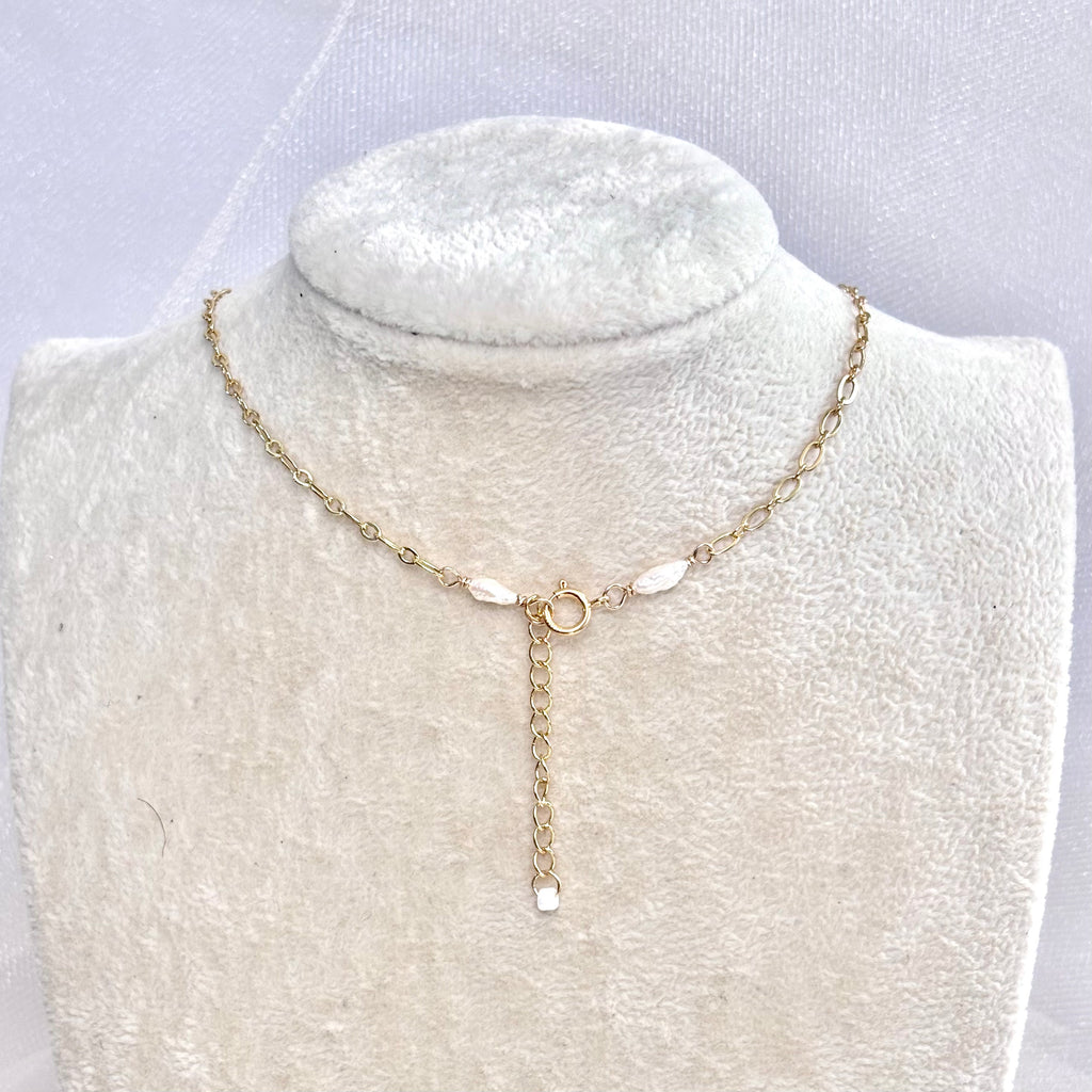 True pair Hawaiian sunrise shell pair Necklace w/ Tahitian pearl