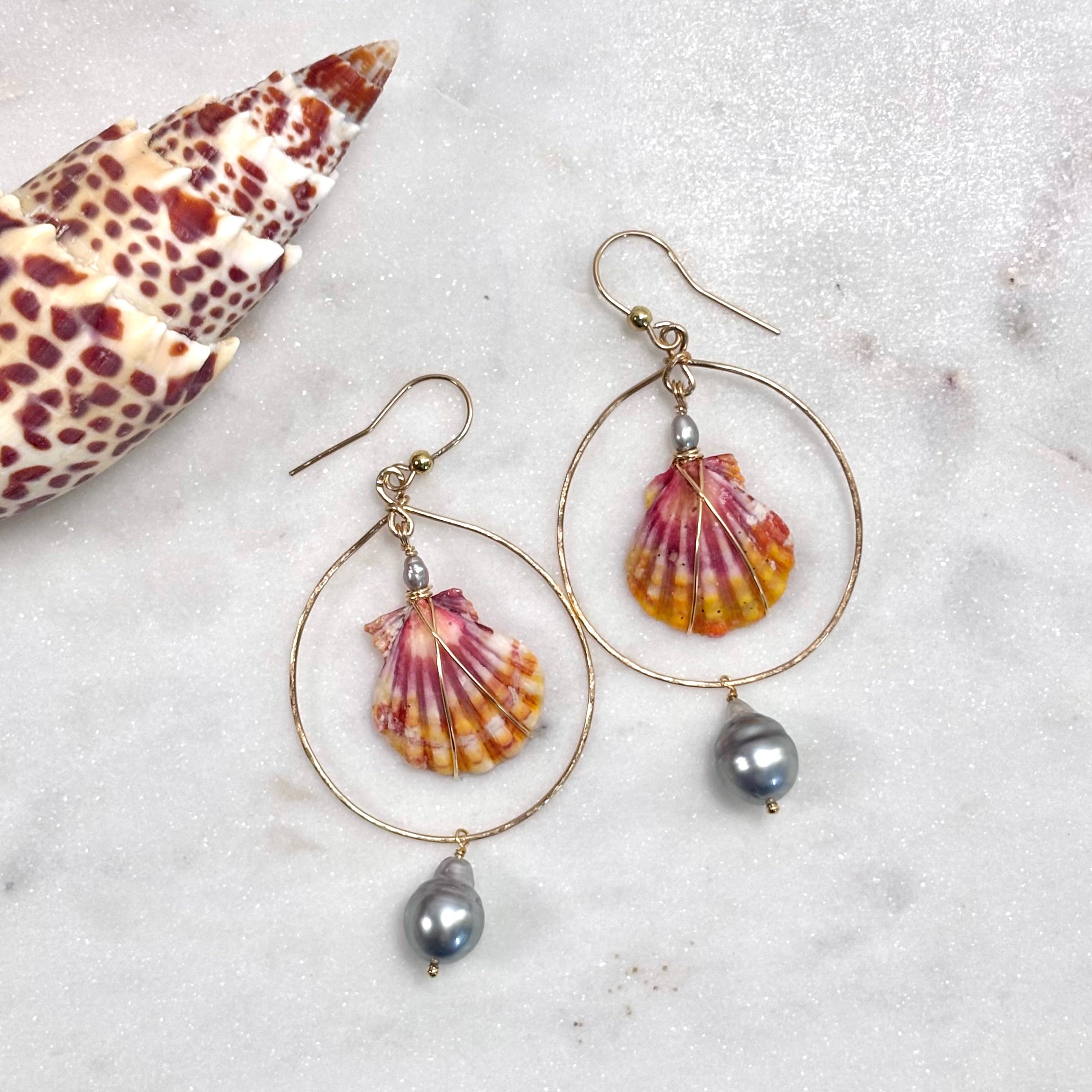 Hawaiian sunrise shell Earrings w/ Tahitian pearl