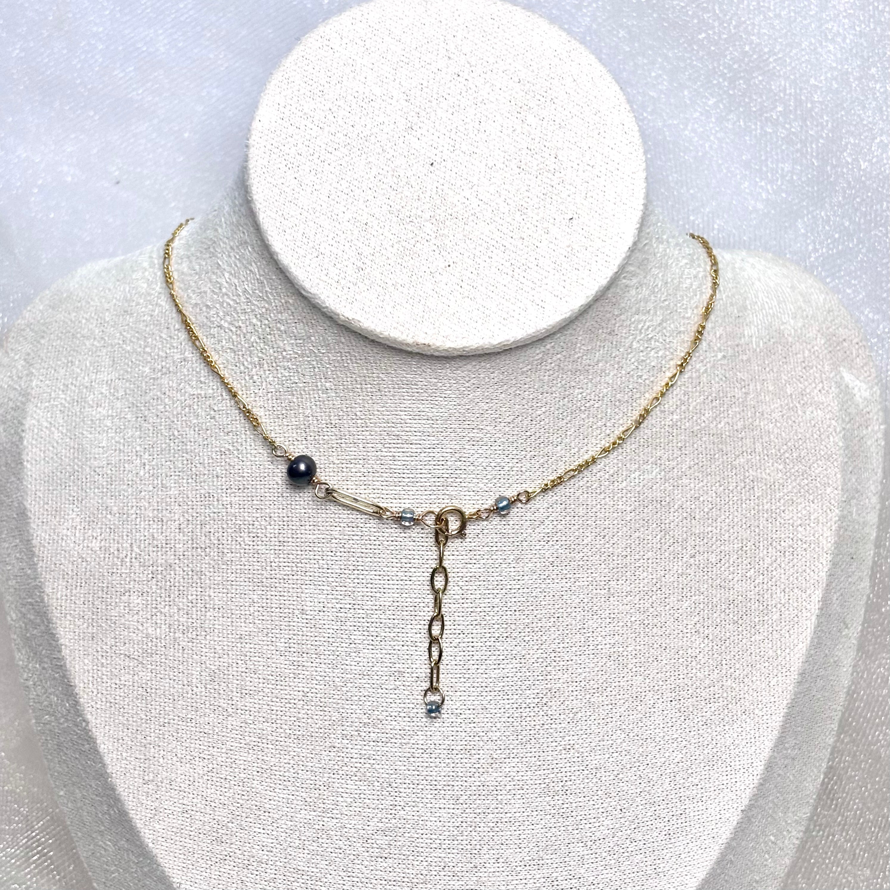 Hawaiian sunrise shell Necklace w/ dark pearls