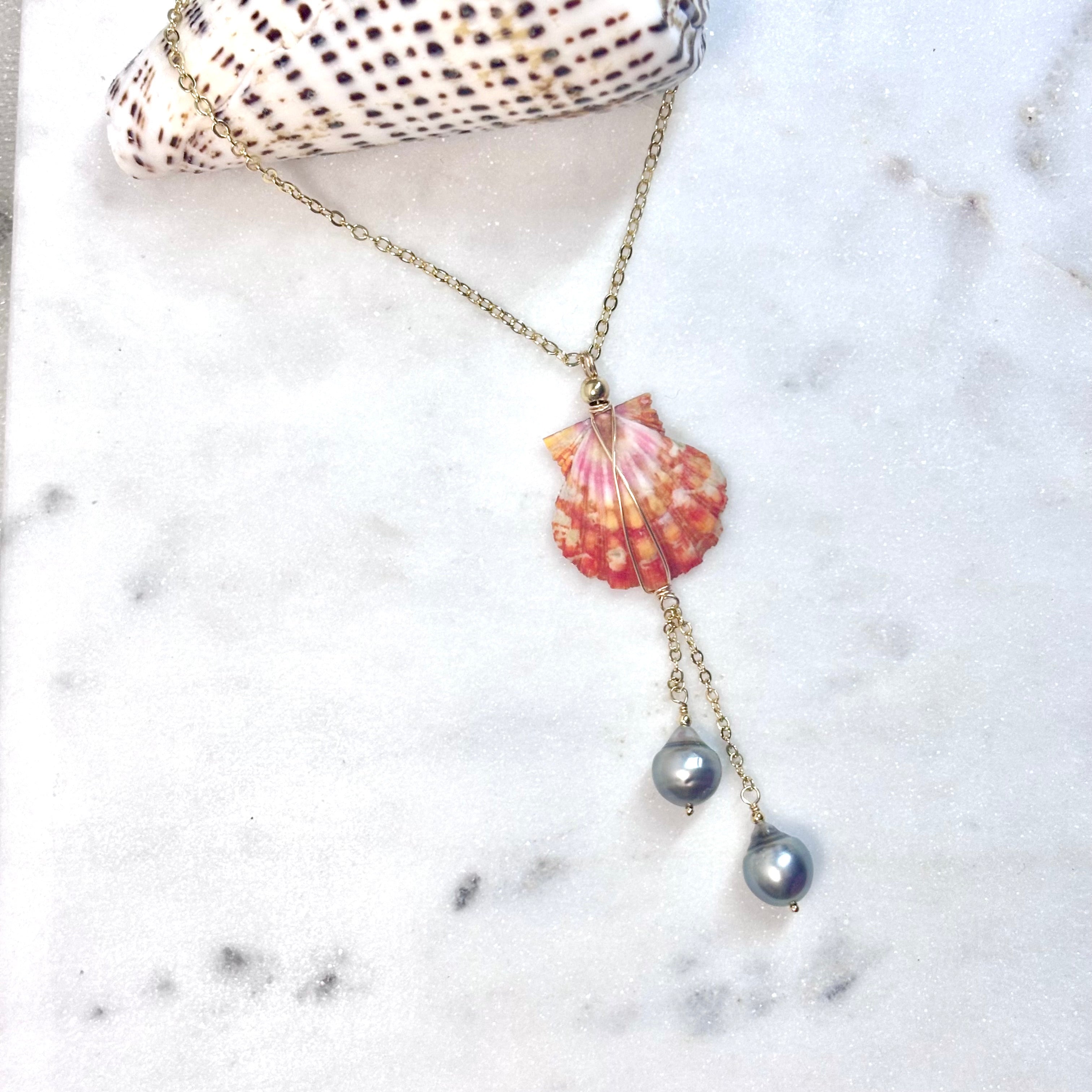 Hawaiian sunrise shell Necklace w/ Tahitian pearl