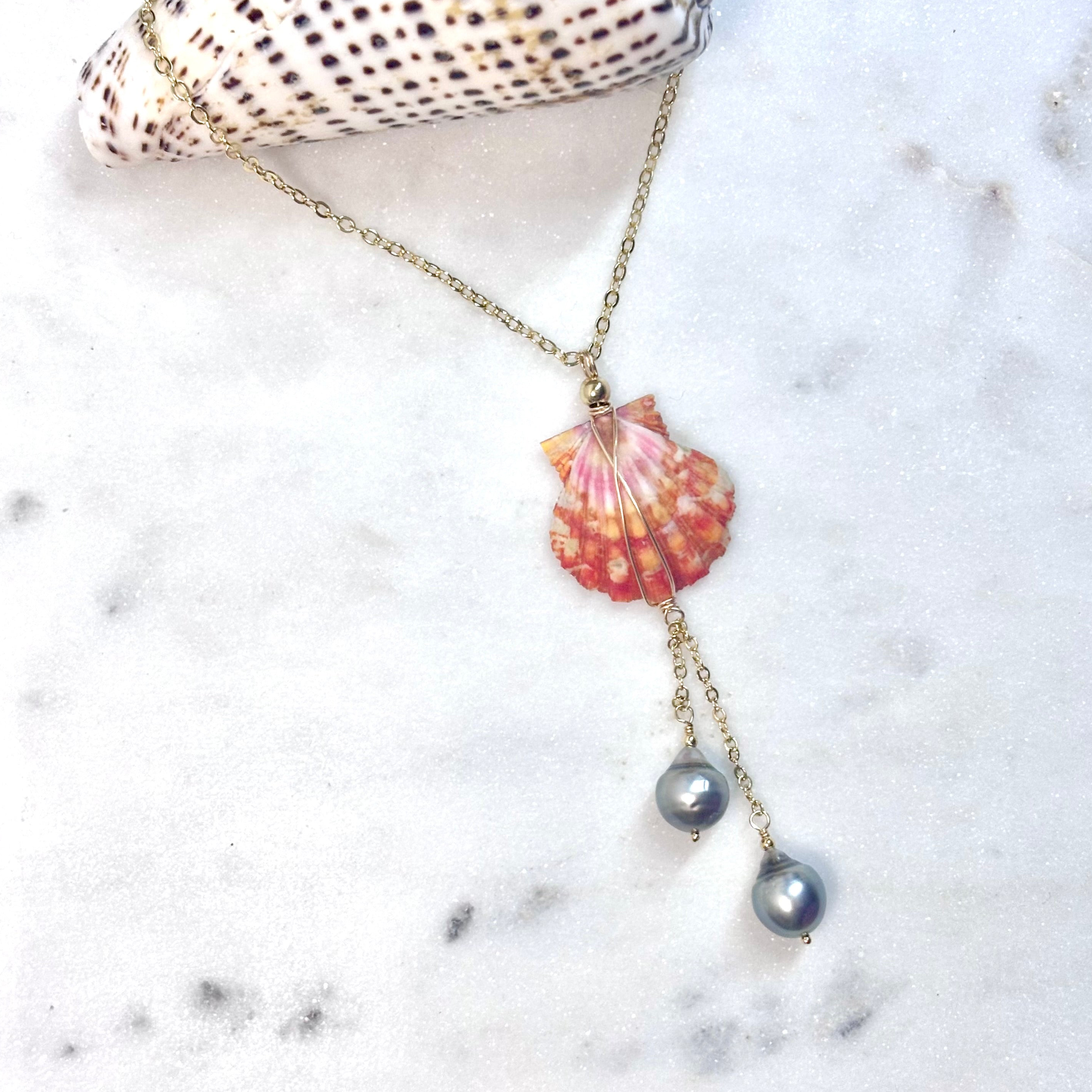Hawaiian sunrise shell Necklace w/ Tahitian pearl