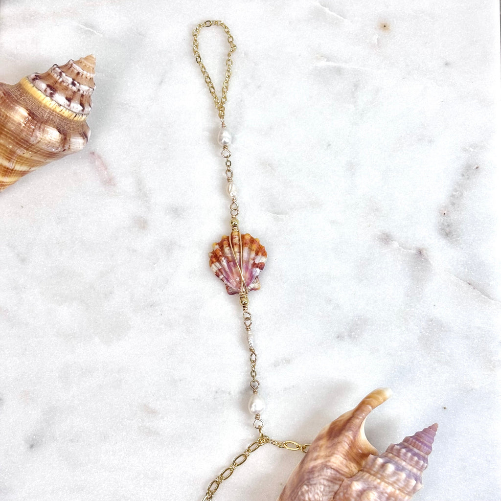 Hawaiian sunrise shell handchain w/ white pearls