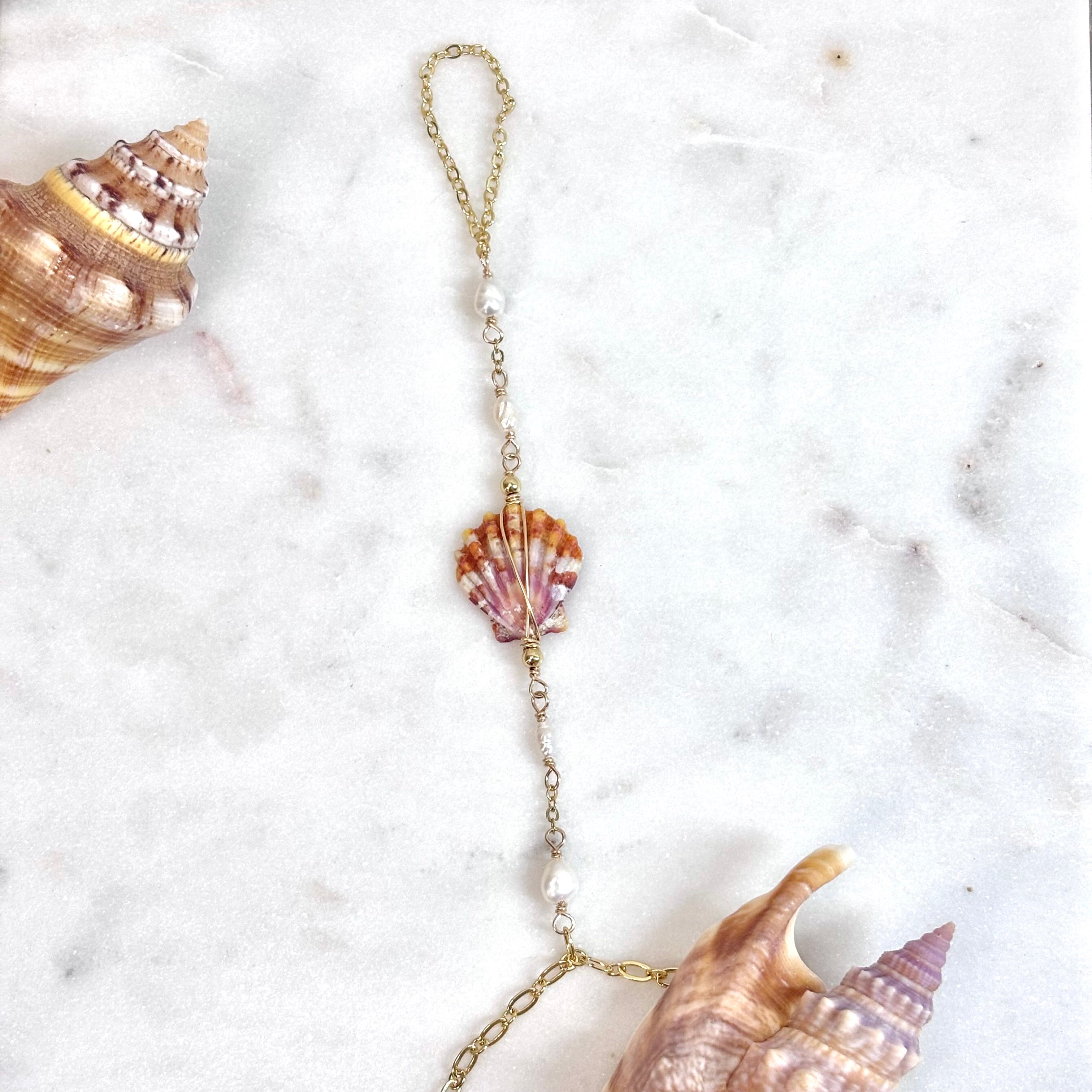 Hawaiian sunrise shell handchain w/ white pearls