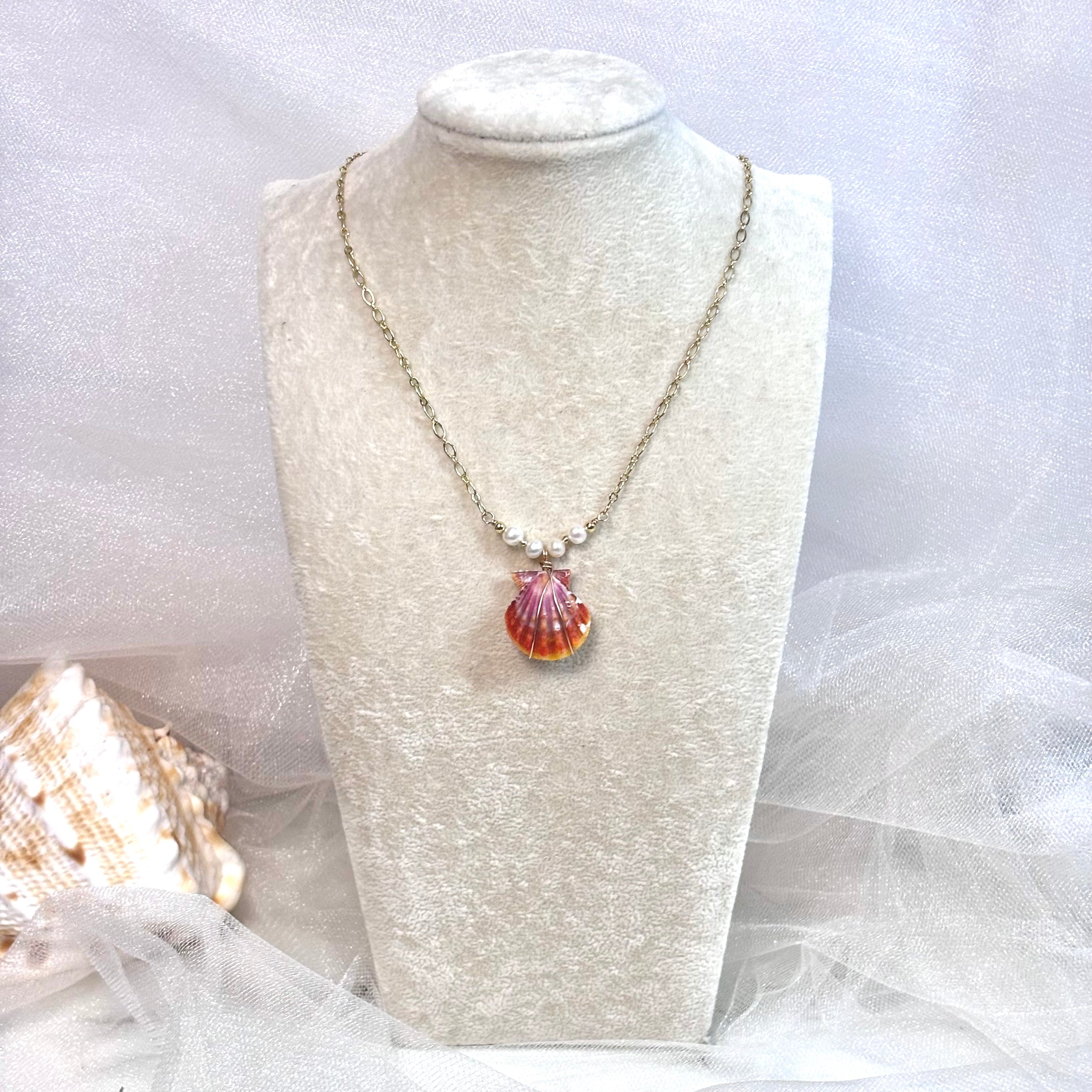 True pair Hawaiian sunrise shell Necklace w/ white pearls