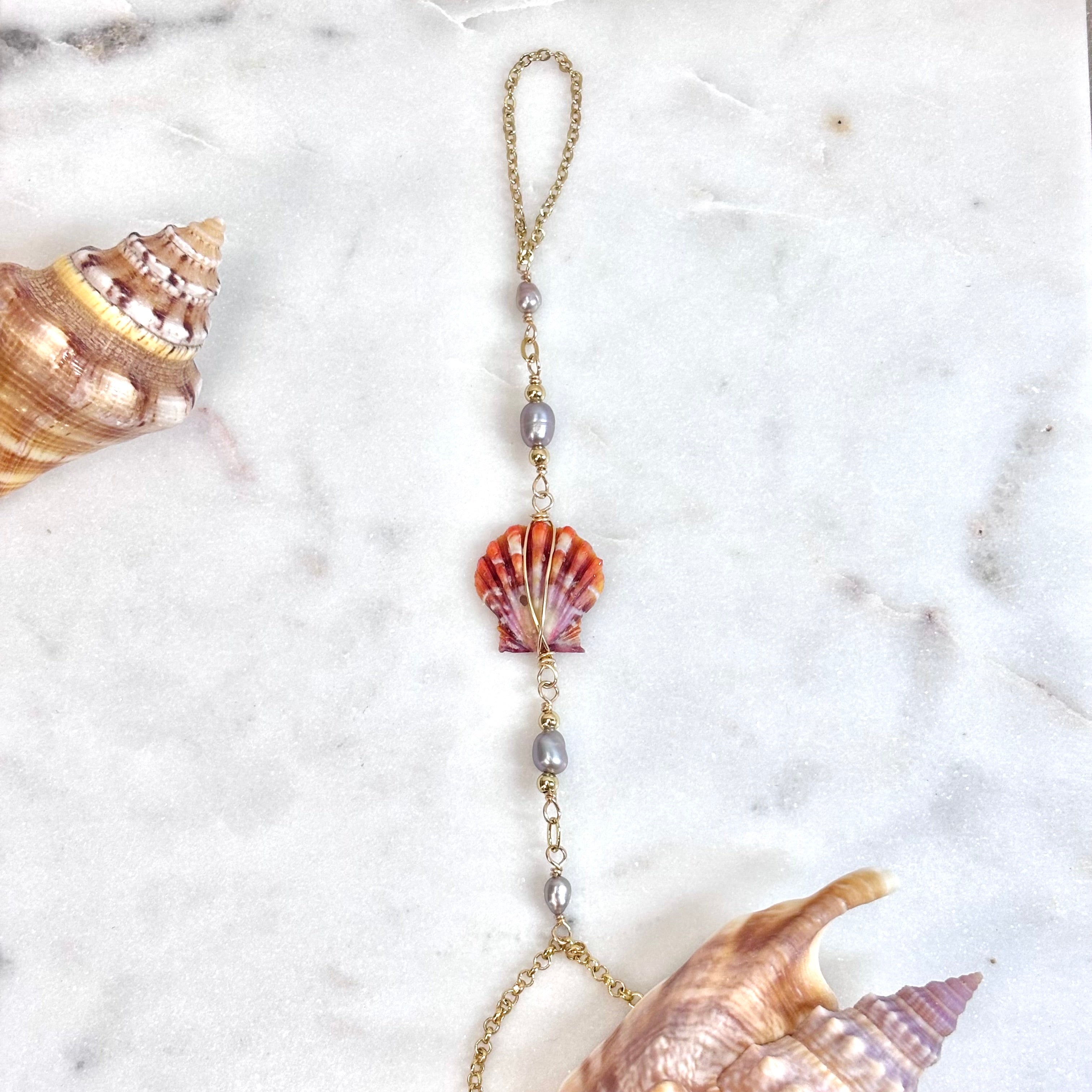 Hawaiian sunrise shell handchain w/ gray pearls