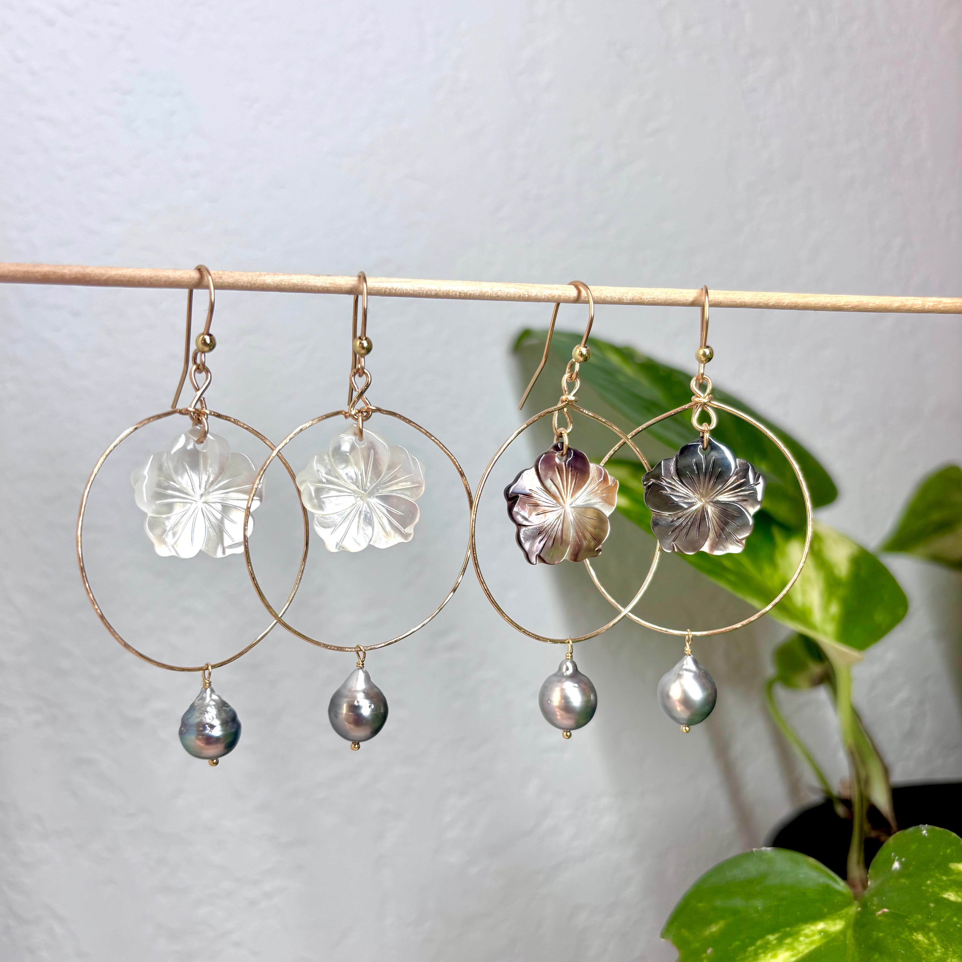 Tahitian pearl Earrings w/ hibiscus