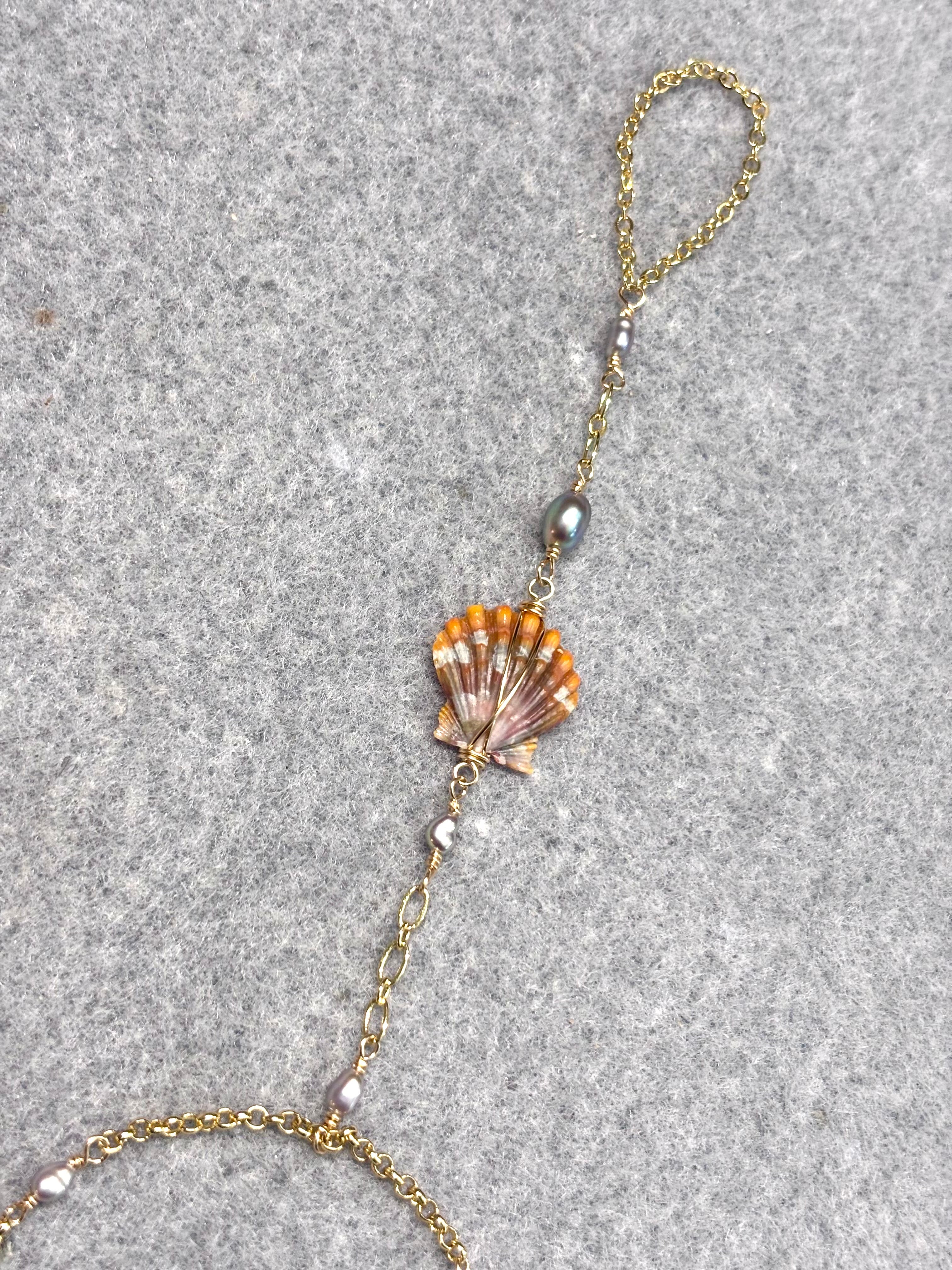 Hawaiian sunrise shell handchain w/ gray pearls