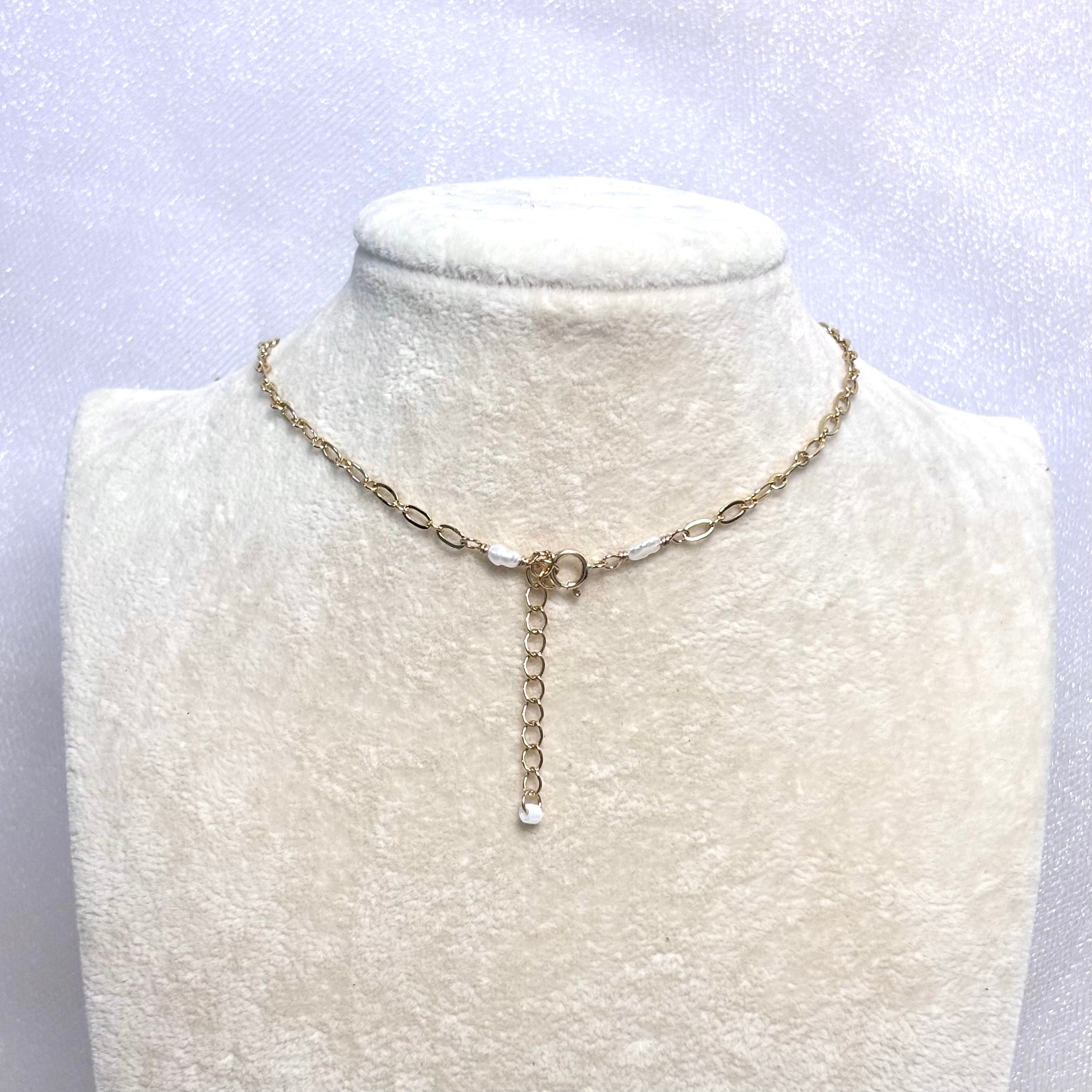 Hawaiian sunrise (albino) shell Necklace w/ Tahitian pearl