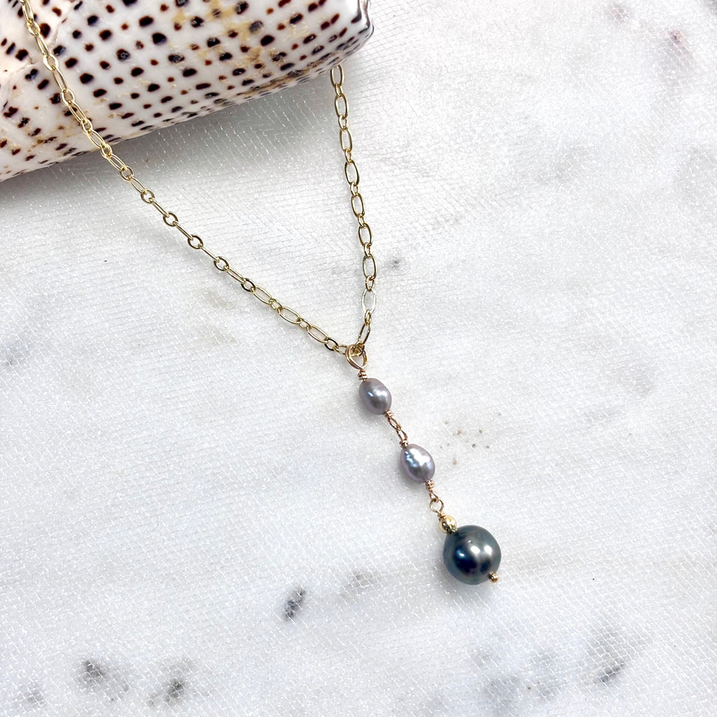 Tahitian pearl Necklace w/ gray pearls