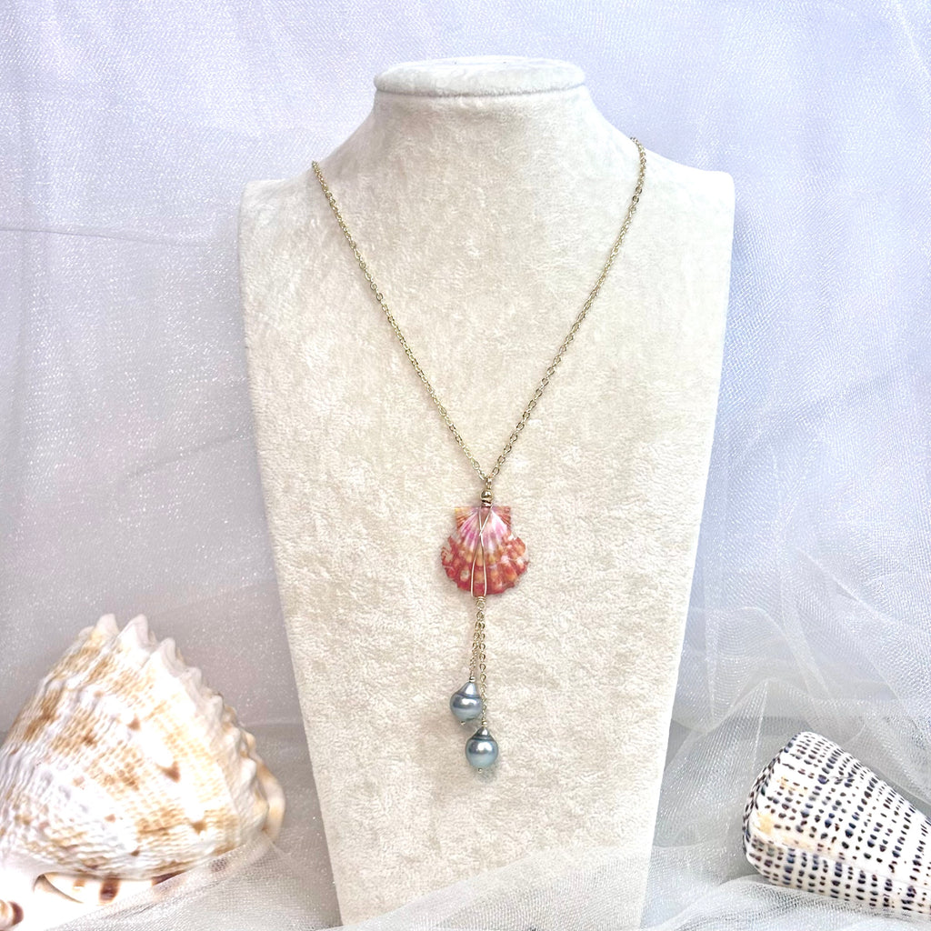 Hawaiian sunrise shell Necklace w/ Tahitian pearl