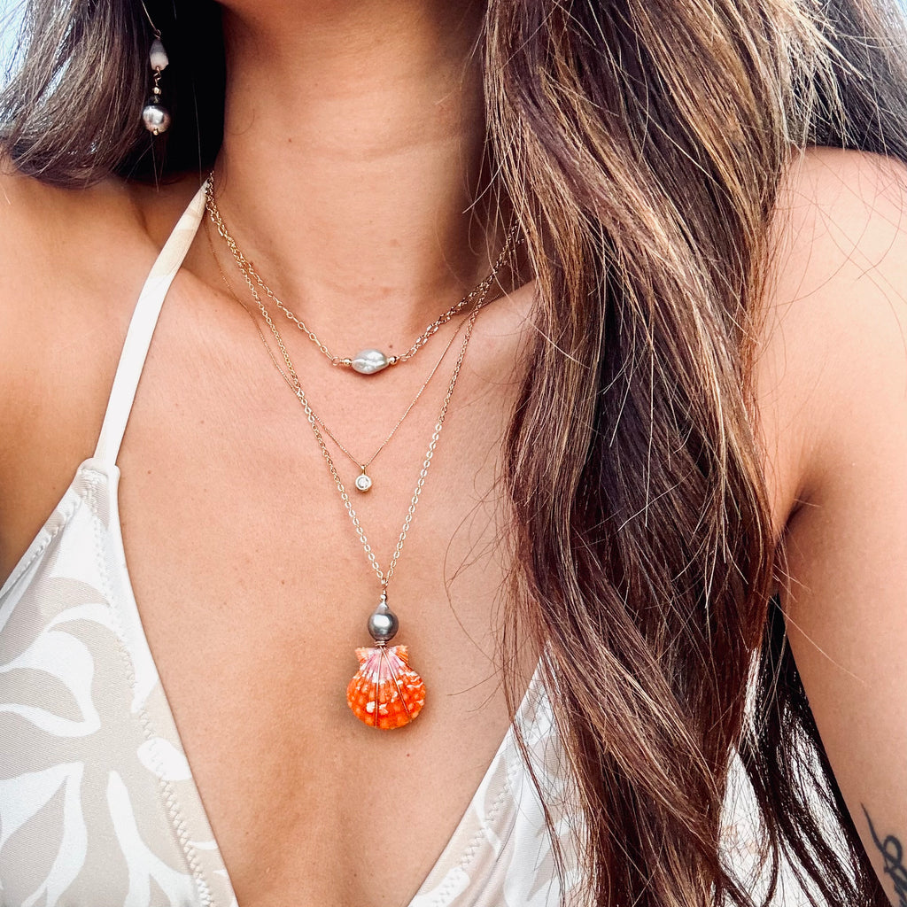 True pair Hawaiian sunrise shell Necklace w/ Tahitian pearl