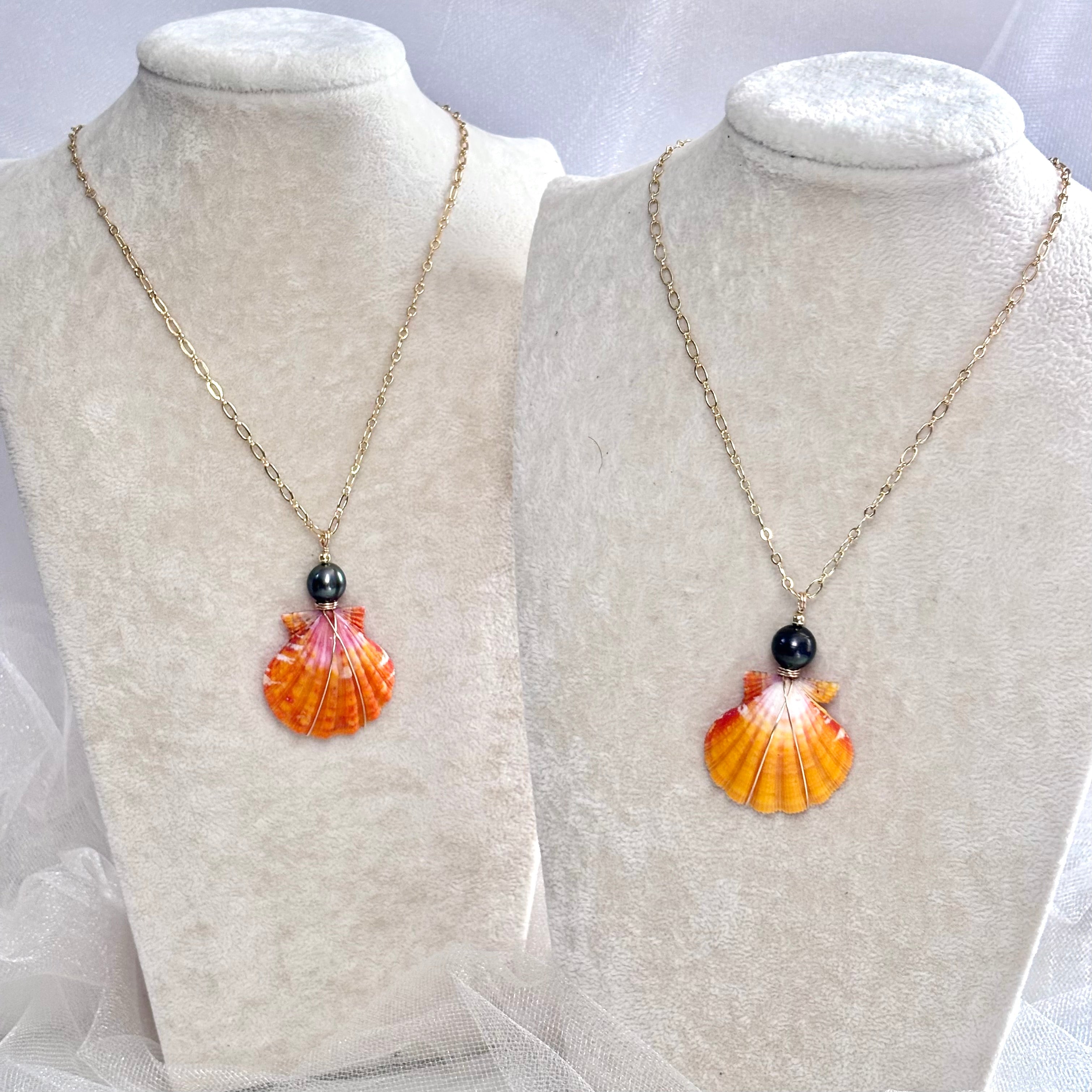 True pair Hawaiian sunrise shell pair Necklace w/ Tahitian pearl