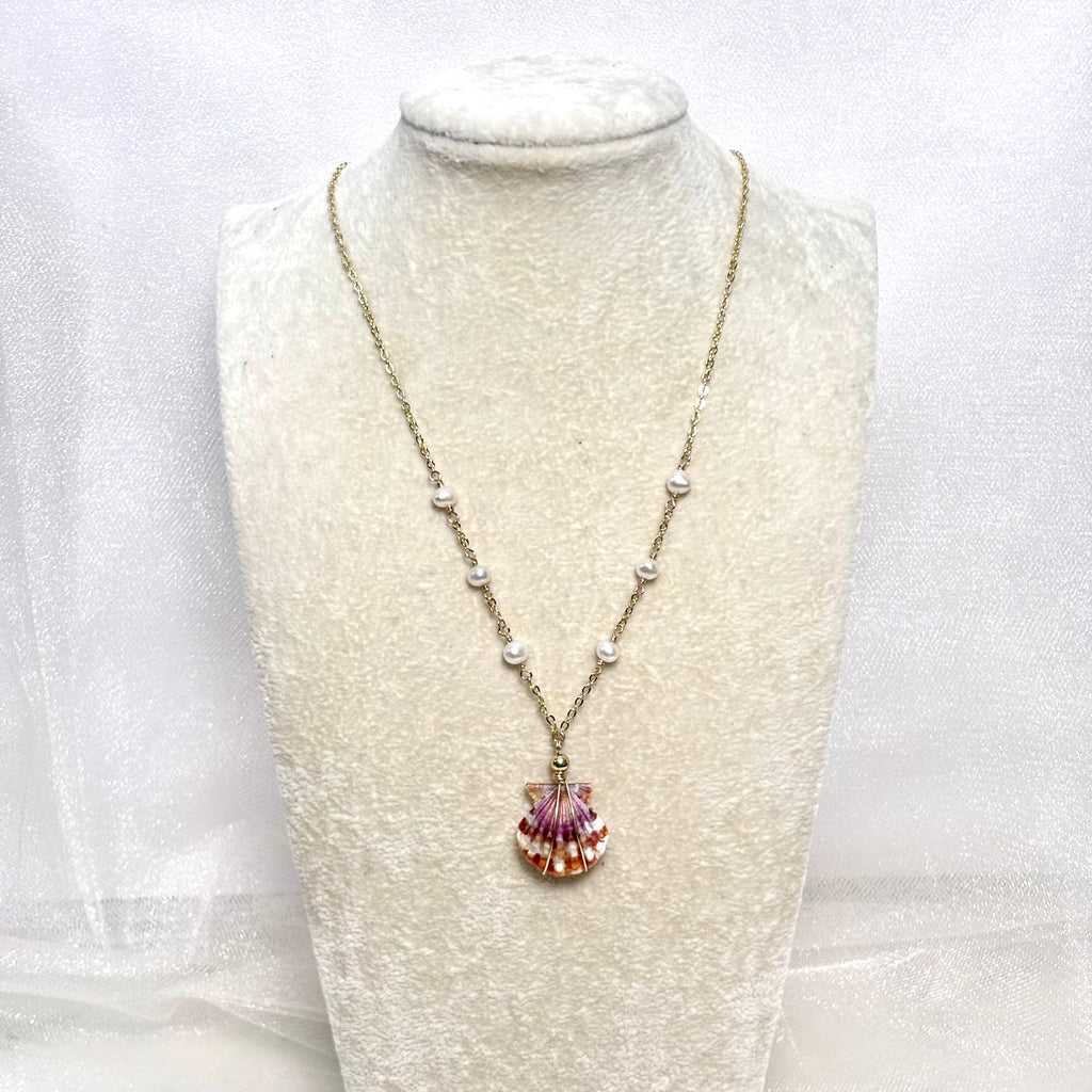 True pair Hawaiian sunrise shell Necklace w/ white pearls