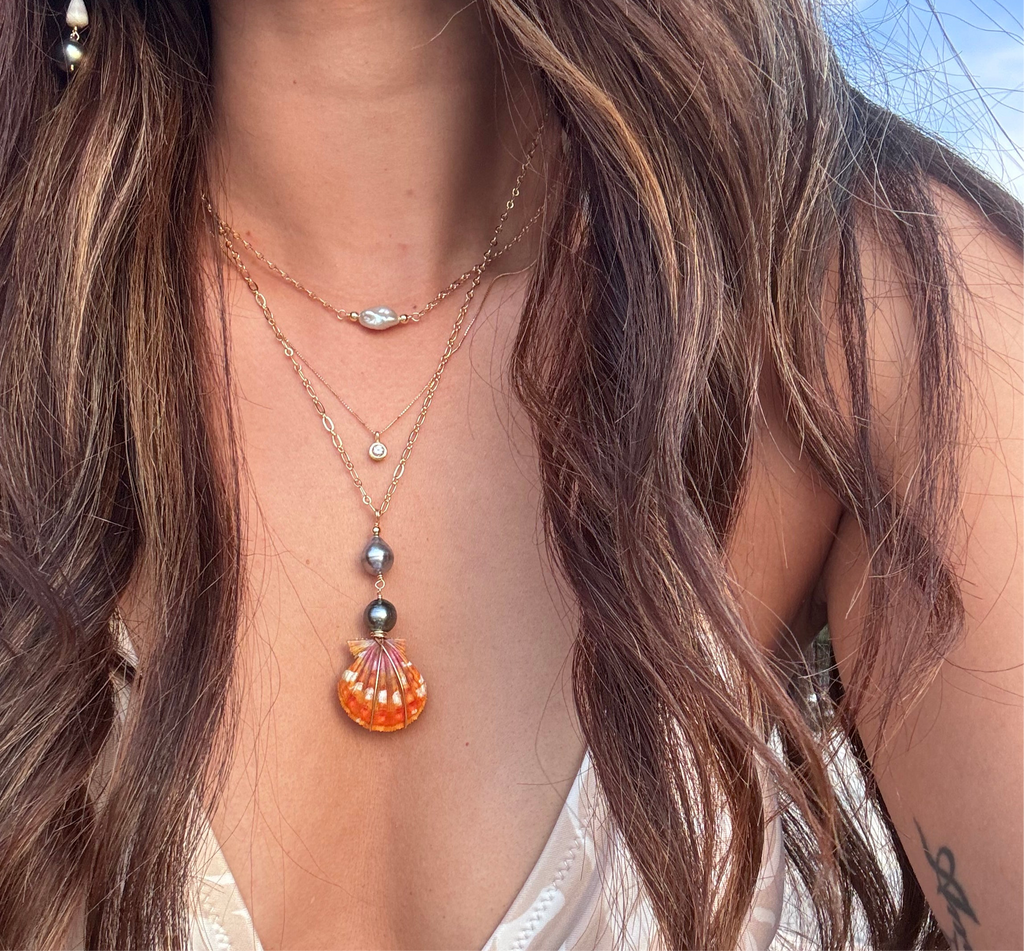 True pair Hawaiian sunrise shell Necklace w/ double Tahitian pearl