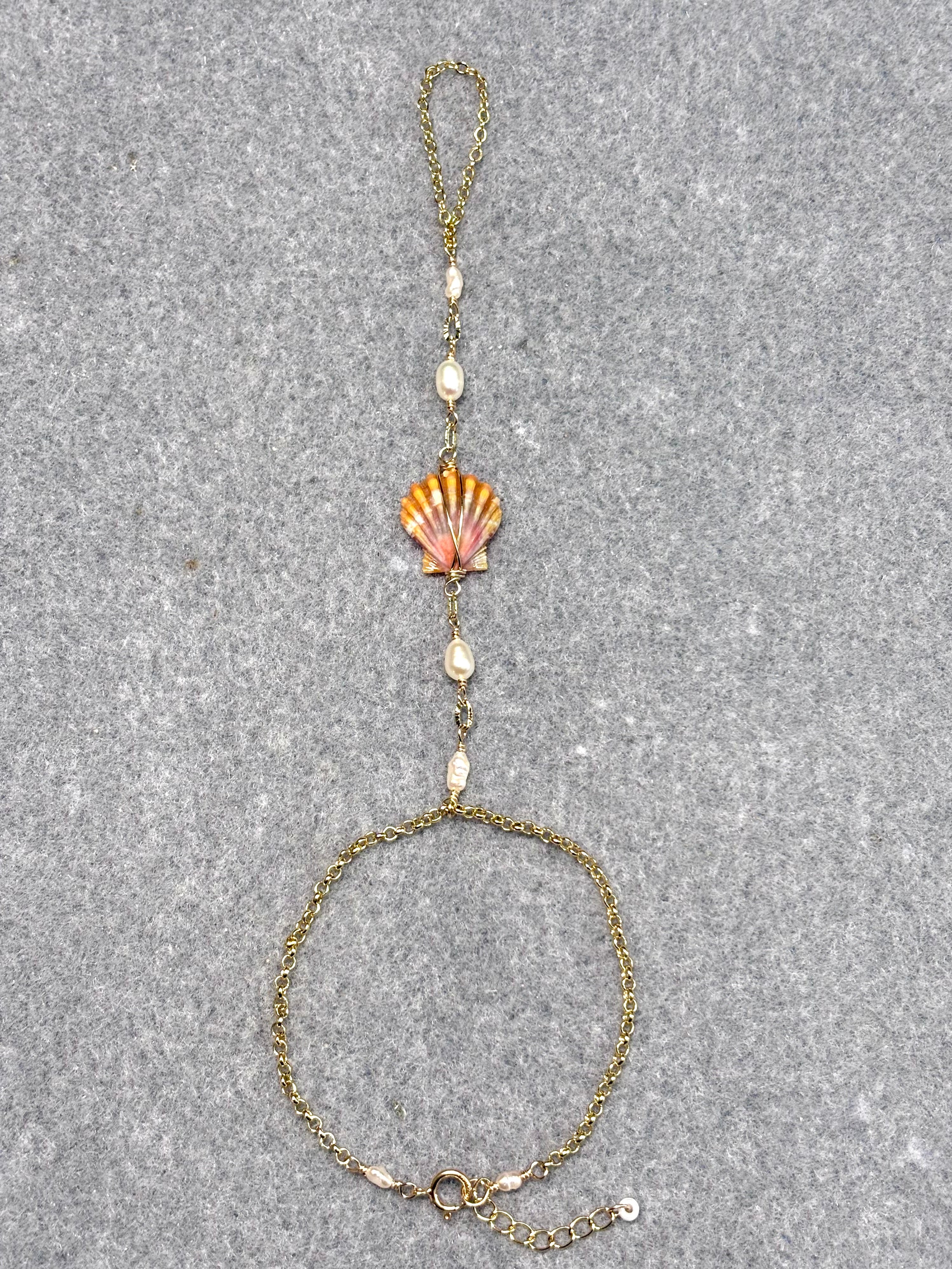 Hawaiian sunrise shell handchain w/ white pearls