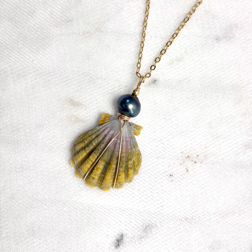 Hawaiian sunrise (moonrise) shell Necklace w/ Tahitian pearl