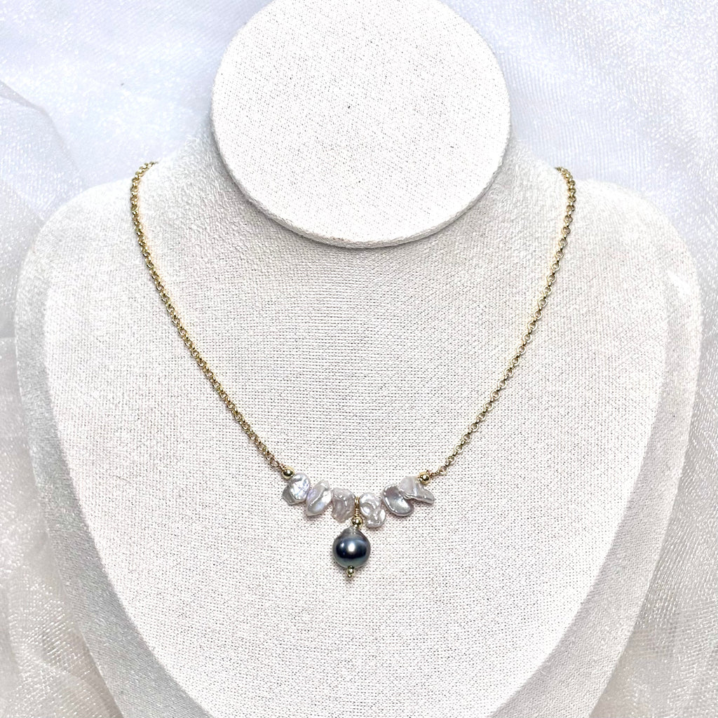Tahitian pearl Necklace w/ Keshi pearls