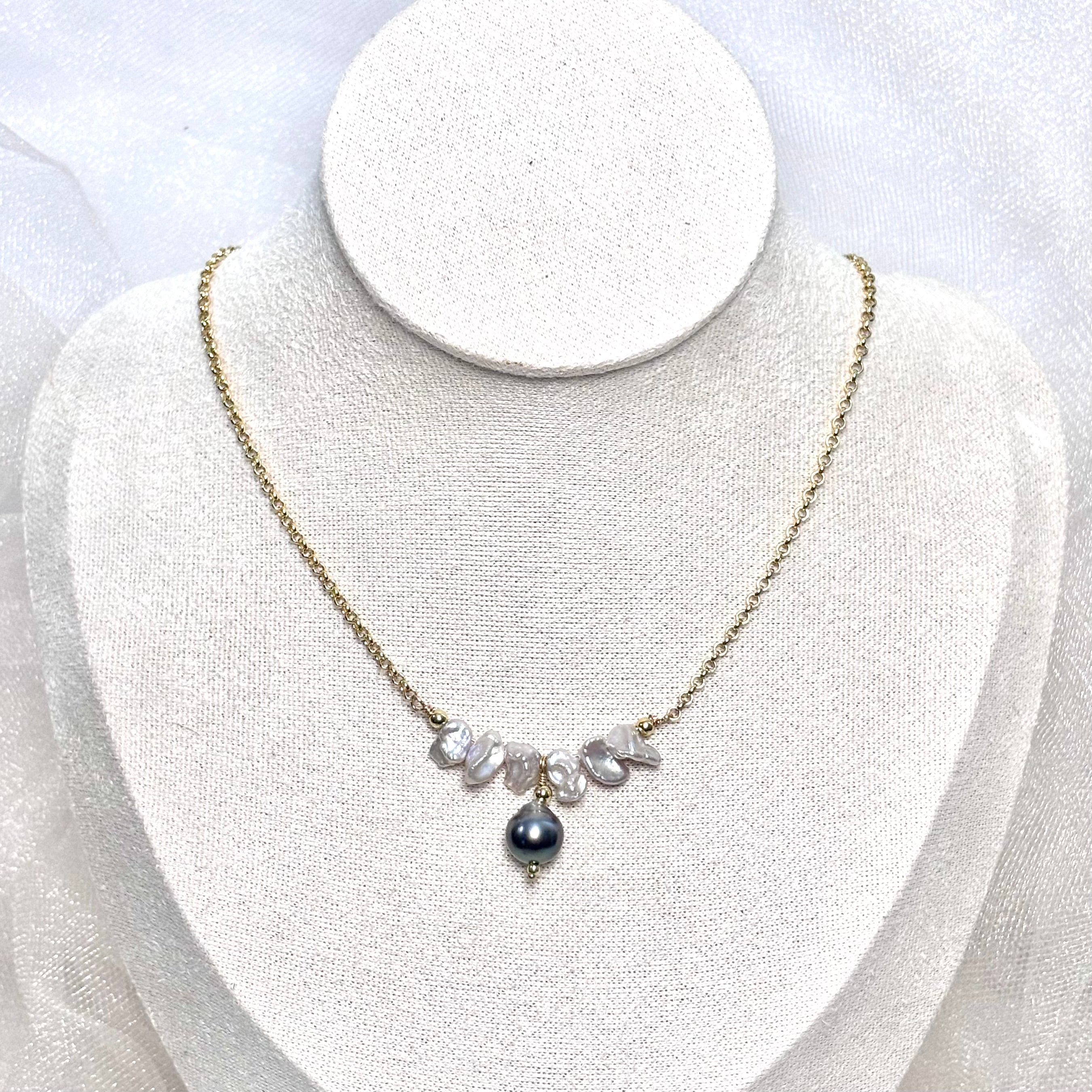 Tahitian pearl Necklace w/ Keshi pearls