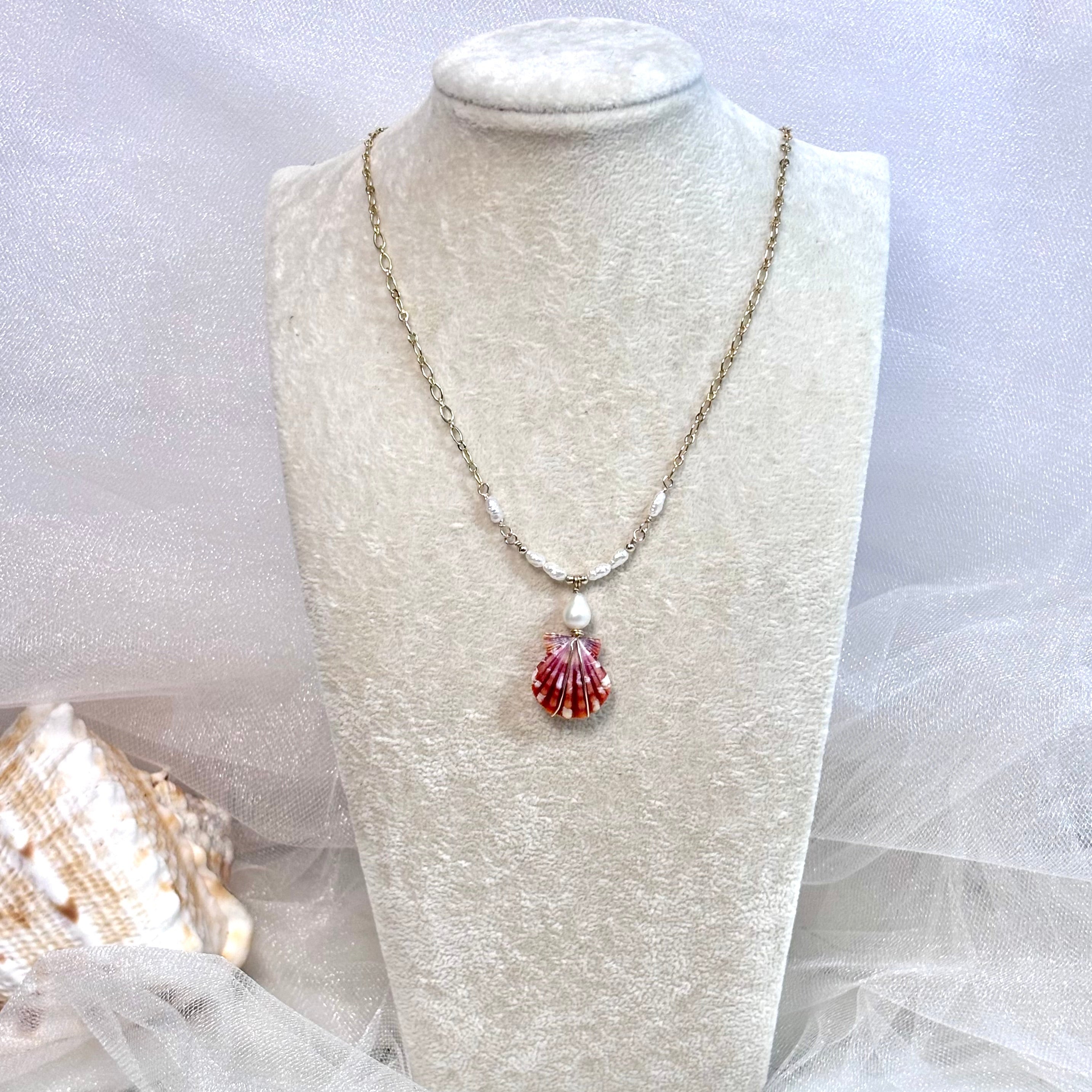 True pair Hawaiian sunrise shell Necklace w/ white pearls