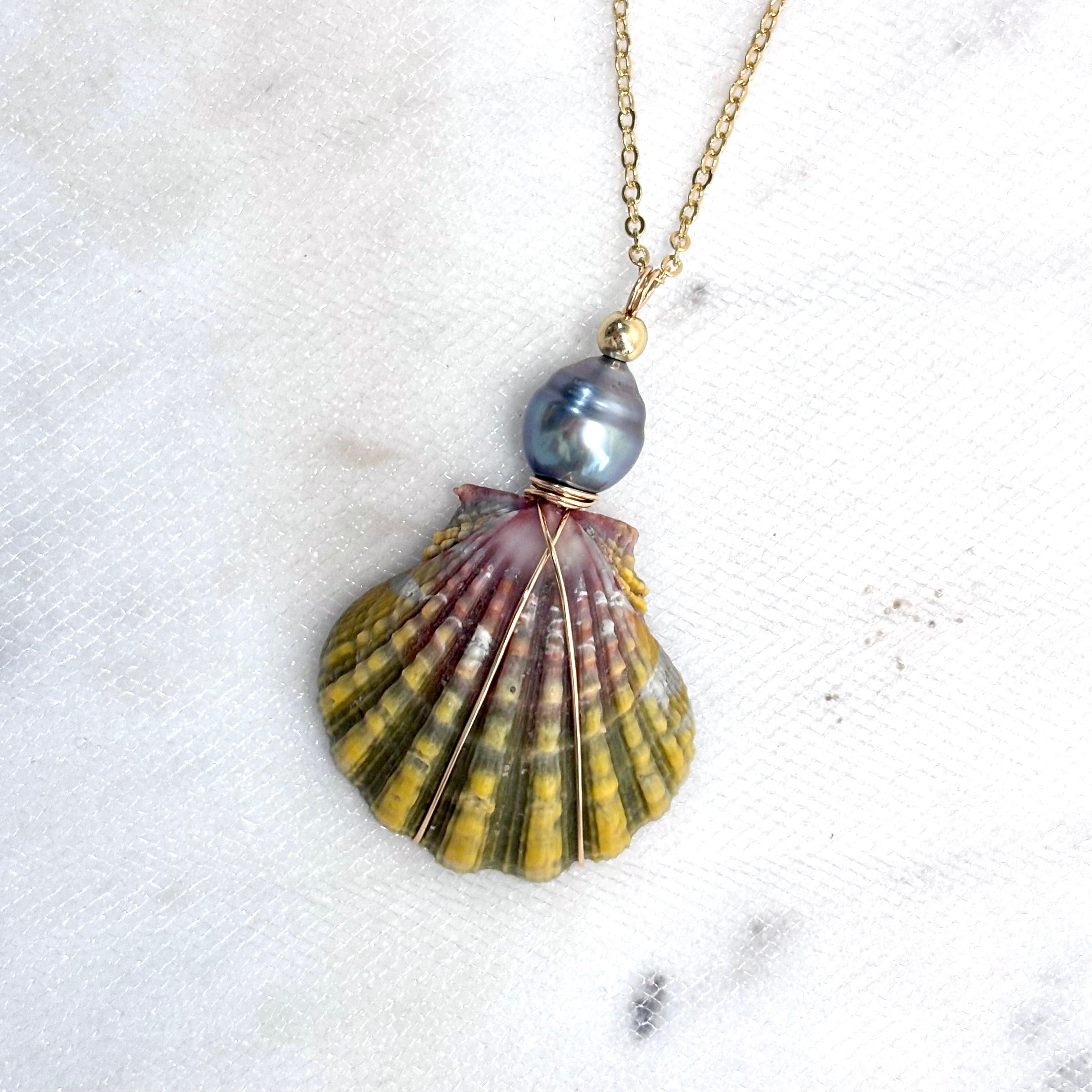 Hawaiian sunrise (moonrise) shell Necklace w/ Tahitian pearl