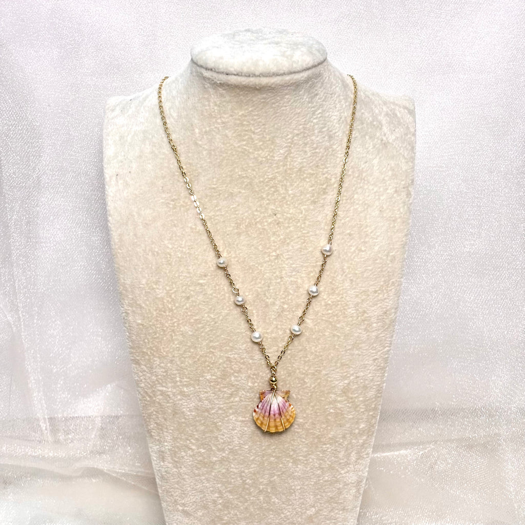 True pair Hawaiian sunrise shell Necklace w/ white pearls