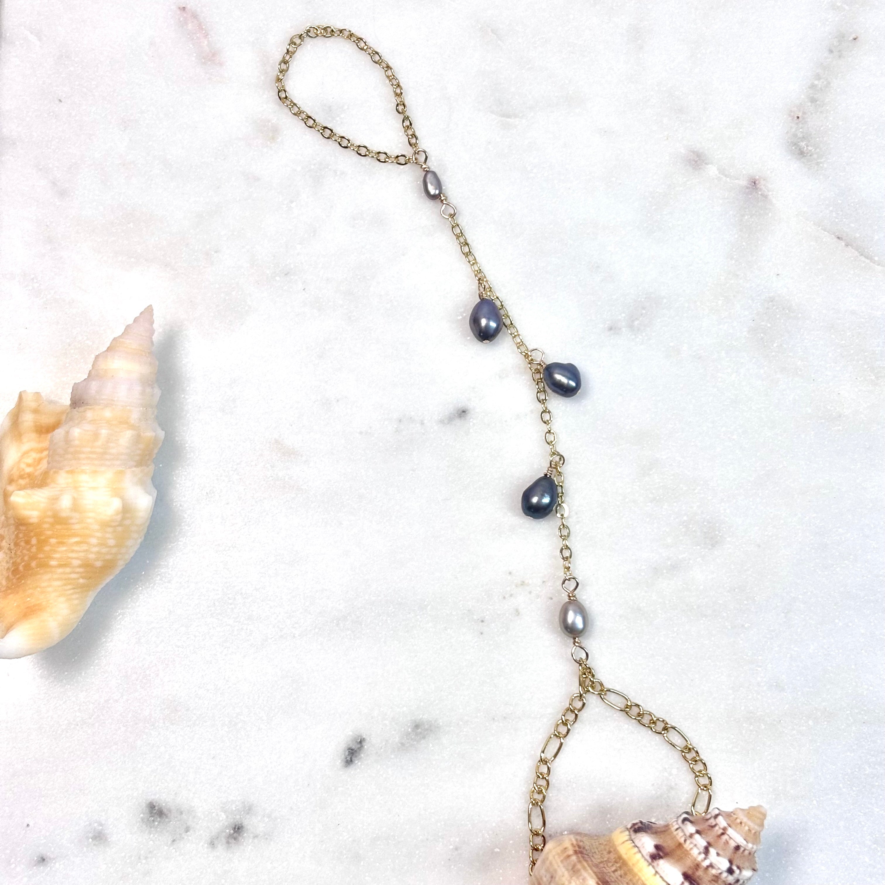 Dark pearls handchain