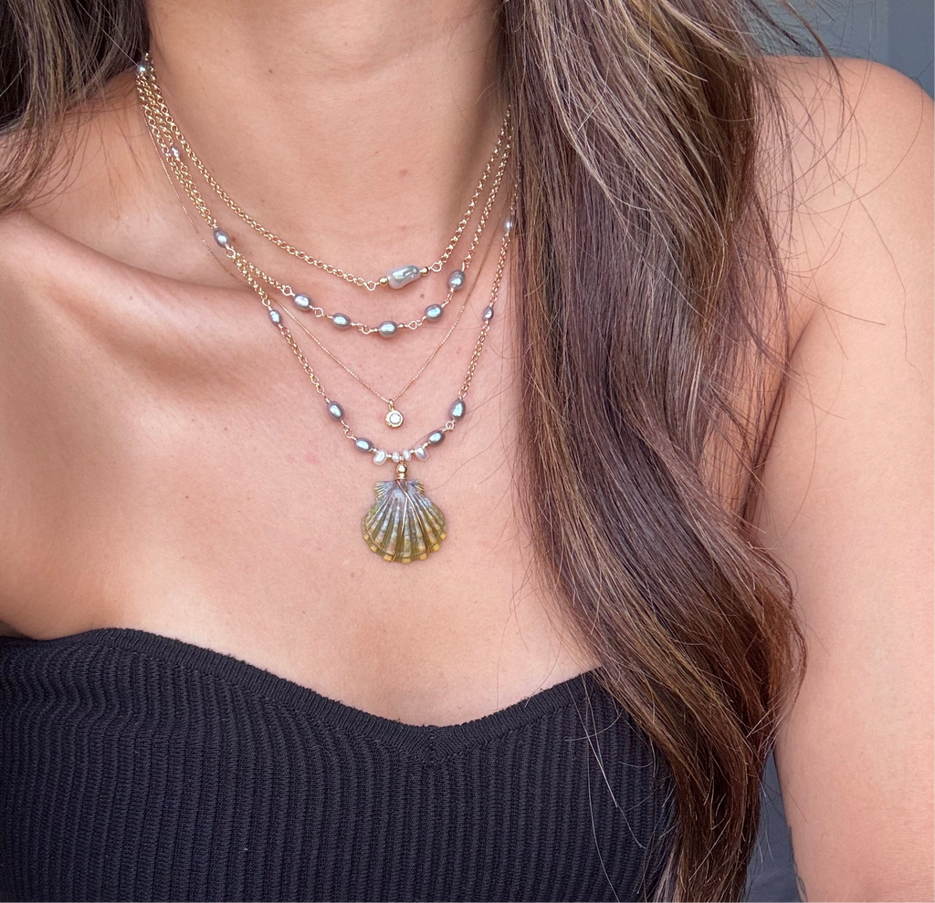 Light gray pearl Necklace