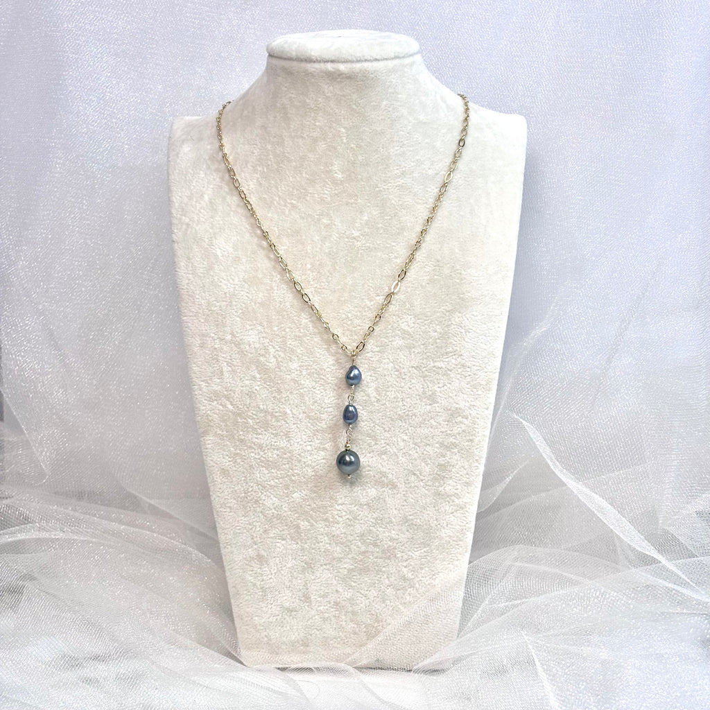 Tahitian pearl Necklace w/ dark pearls