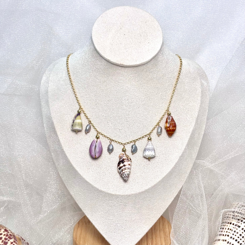 Hawaiian multiple shells charm Necklace w/ light gray pearls