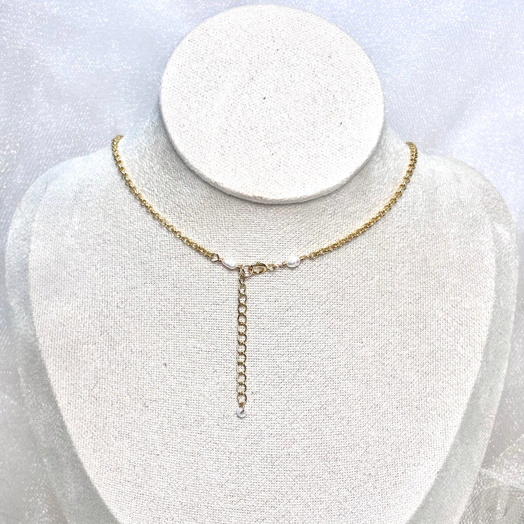 Hawaiian multiple shells charm Necklace w/ light gray pearls