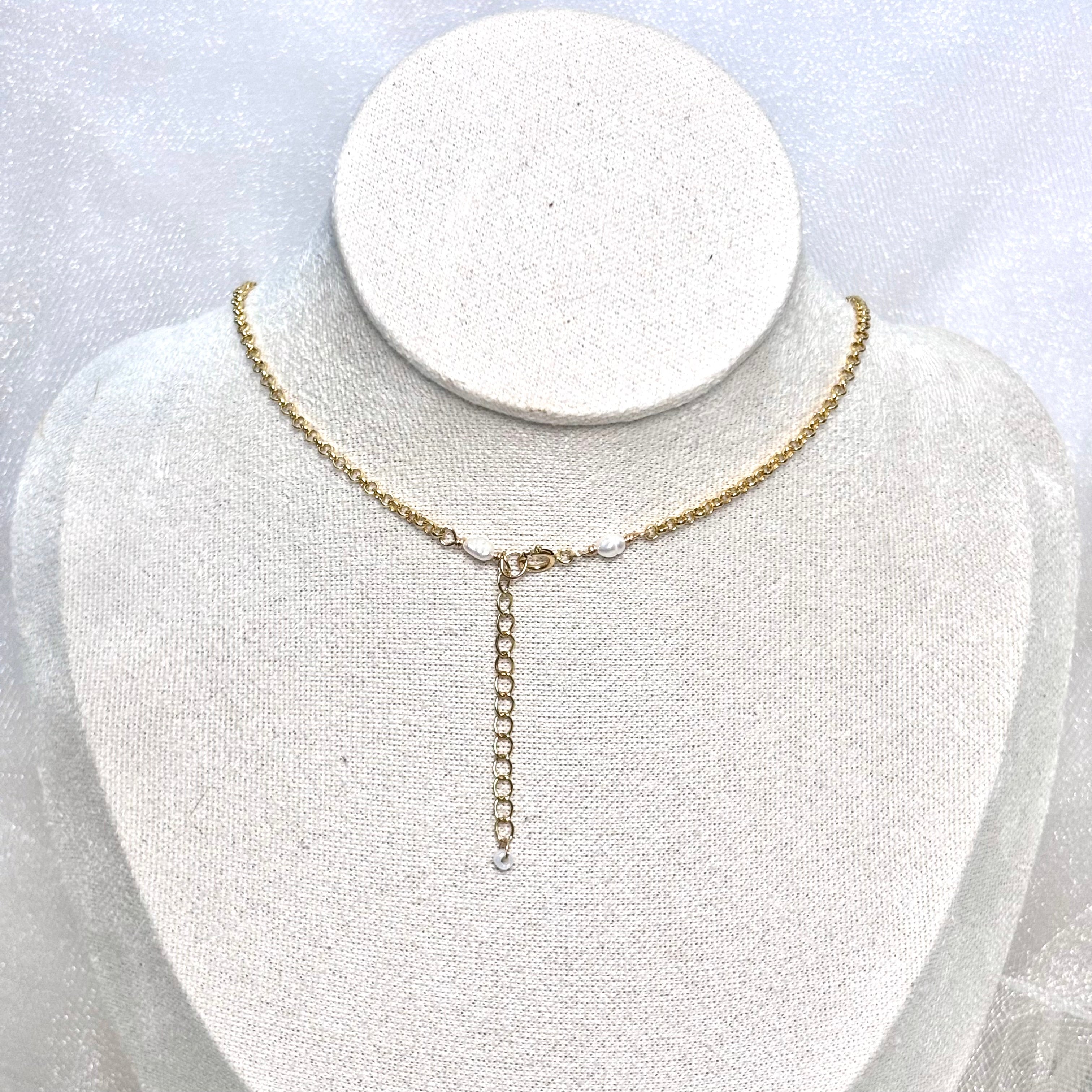 Hawaiian multiple shells charm Necklace w/ light gray pearls