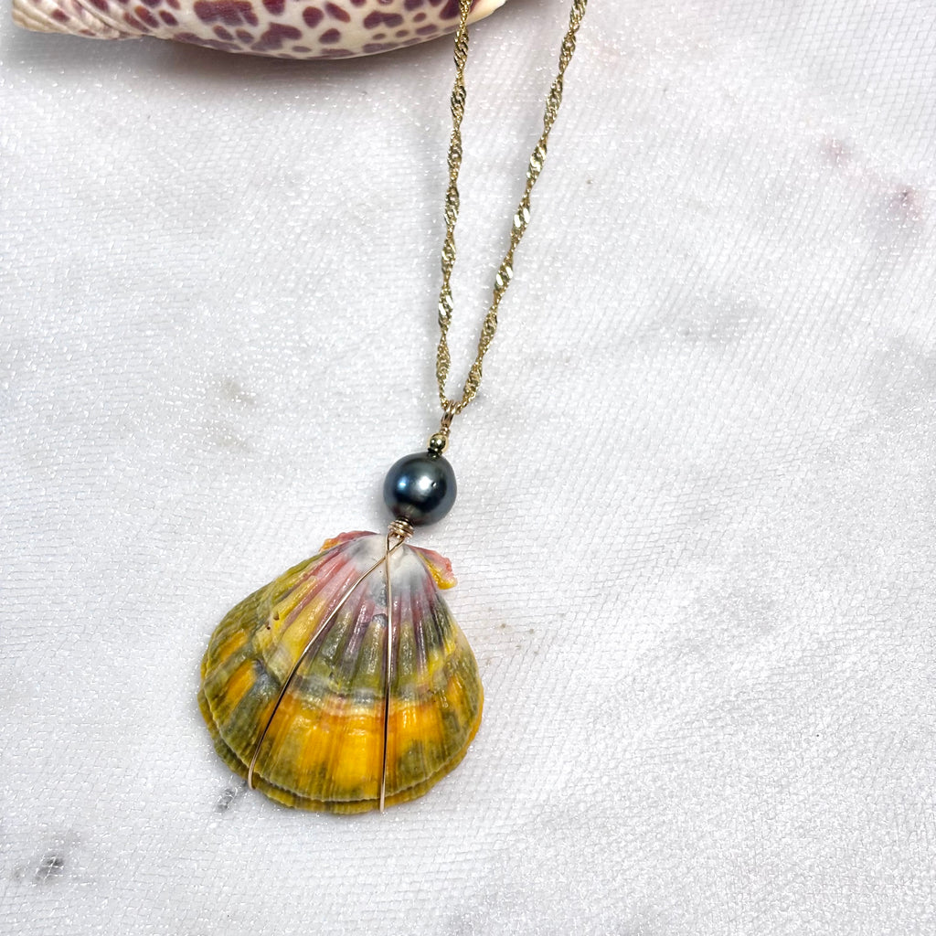Hawaiian sunrise (moonrise) shell Necklace w/ Tahitian pearl