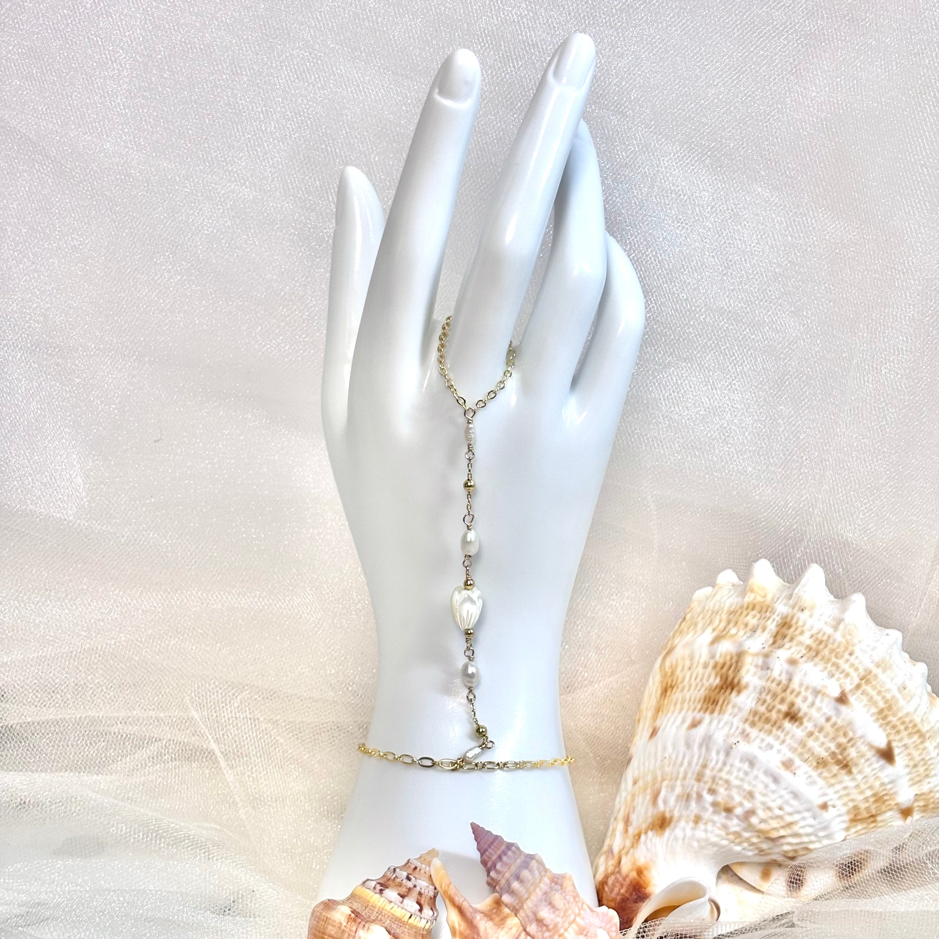 Pikake bead handchain w/ white pearls