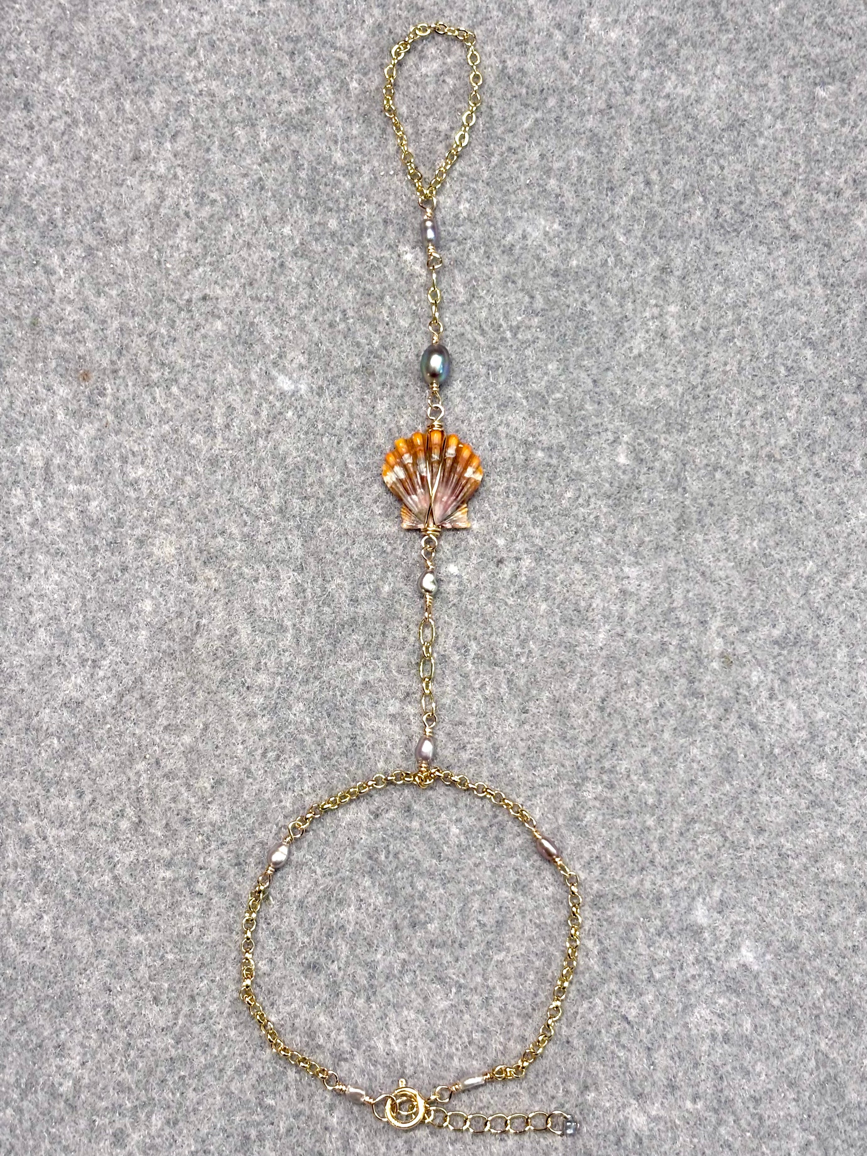 Hawaiian sunrise shell handchain w/ gray pearls